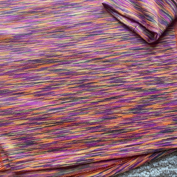 Under armor Base Layer workout tops Size Small - Picture 3 of 4